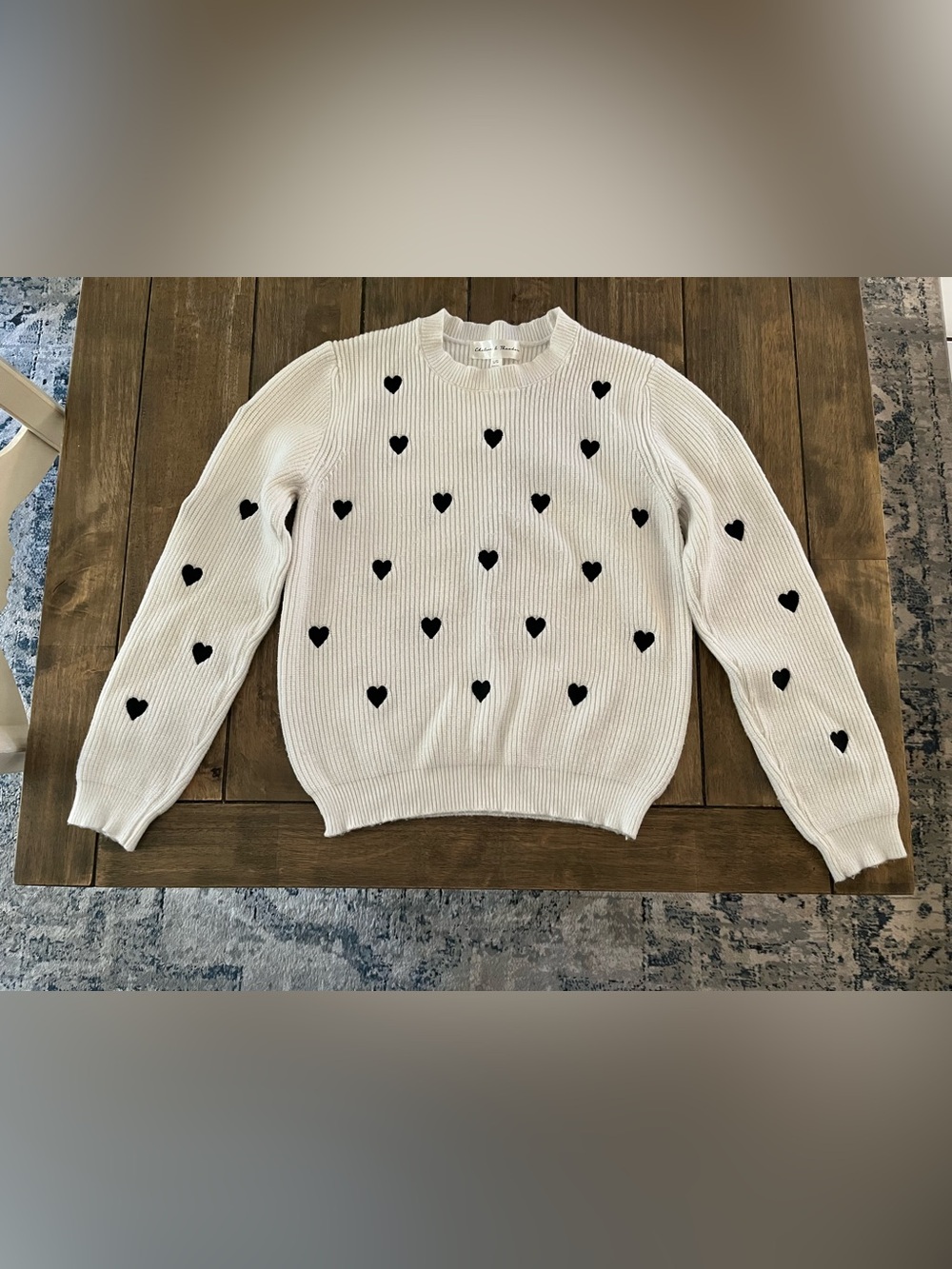 Chelsea & Theodore Crewneck Sweater with Heart Motif Womens L